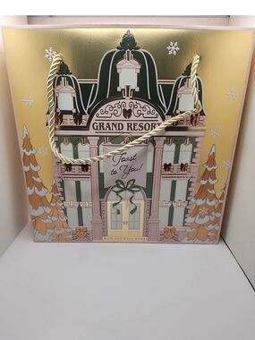 Bath & Body Works Grand Resort Holiday Gift Bag - Champagne toast 3 in set New.